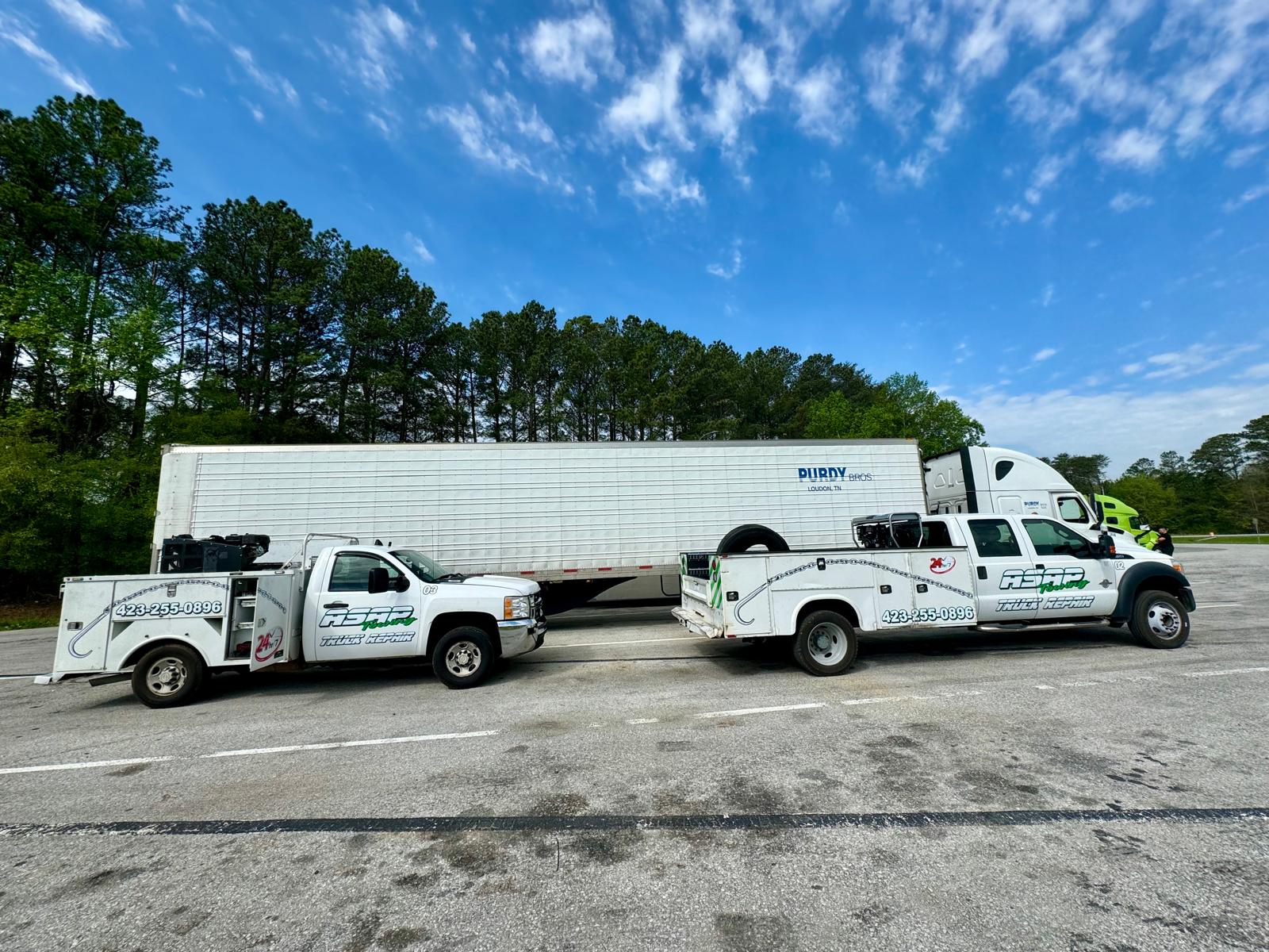 Mobile semi truck tire repair